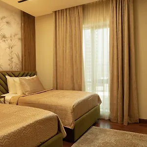 luxury-3-bedroom-direct-view-to-burj-khalifa.sharjah-hotels.com/