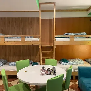 Hostel Viktoria, Vídeň