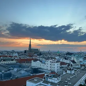 Center With 360° Rooftop Apartment
